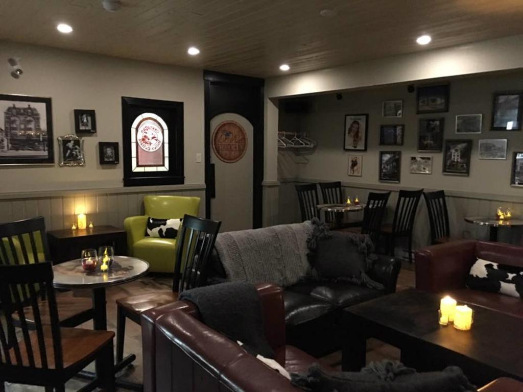 The Bulldog Hotel ซิลเวอร์สตาร์ ภายนอก รูปภาพ